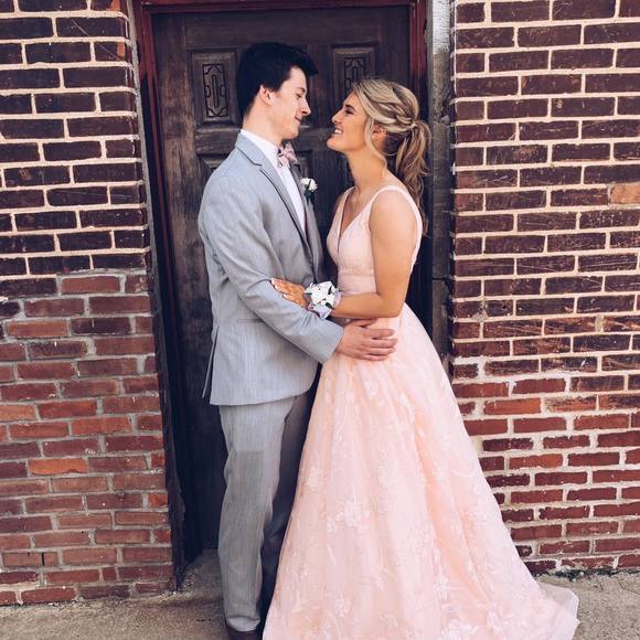 Meet your Posher, Brooke - Picture 1 of 1